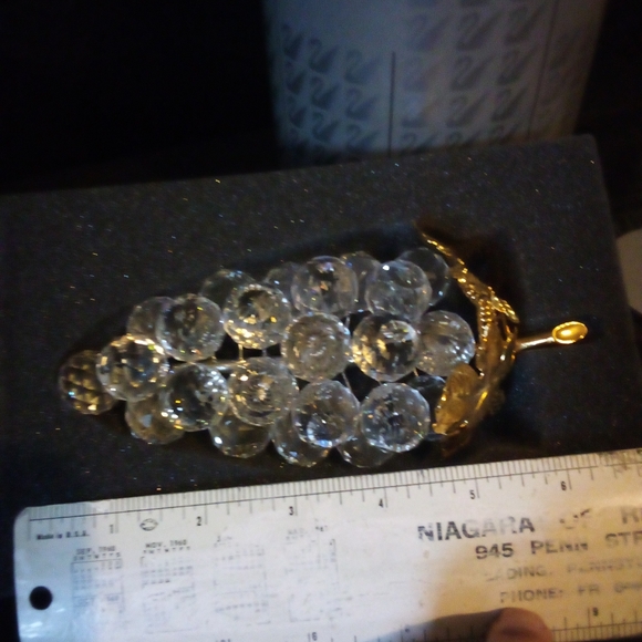 Swarovski grape cluster large 6.25" in original box excellent condition - Picture 7 of 10